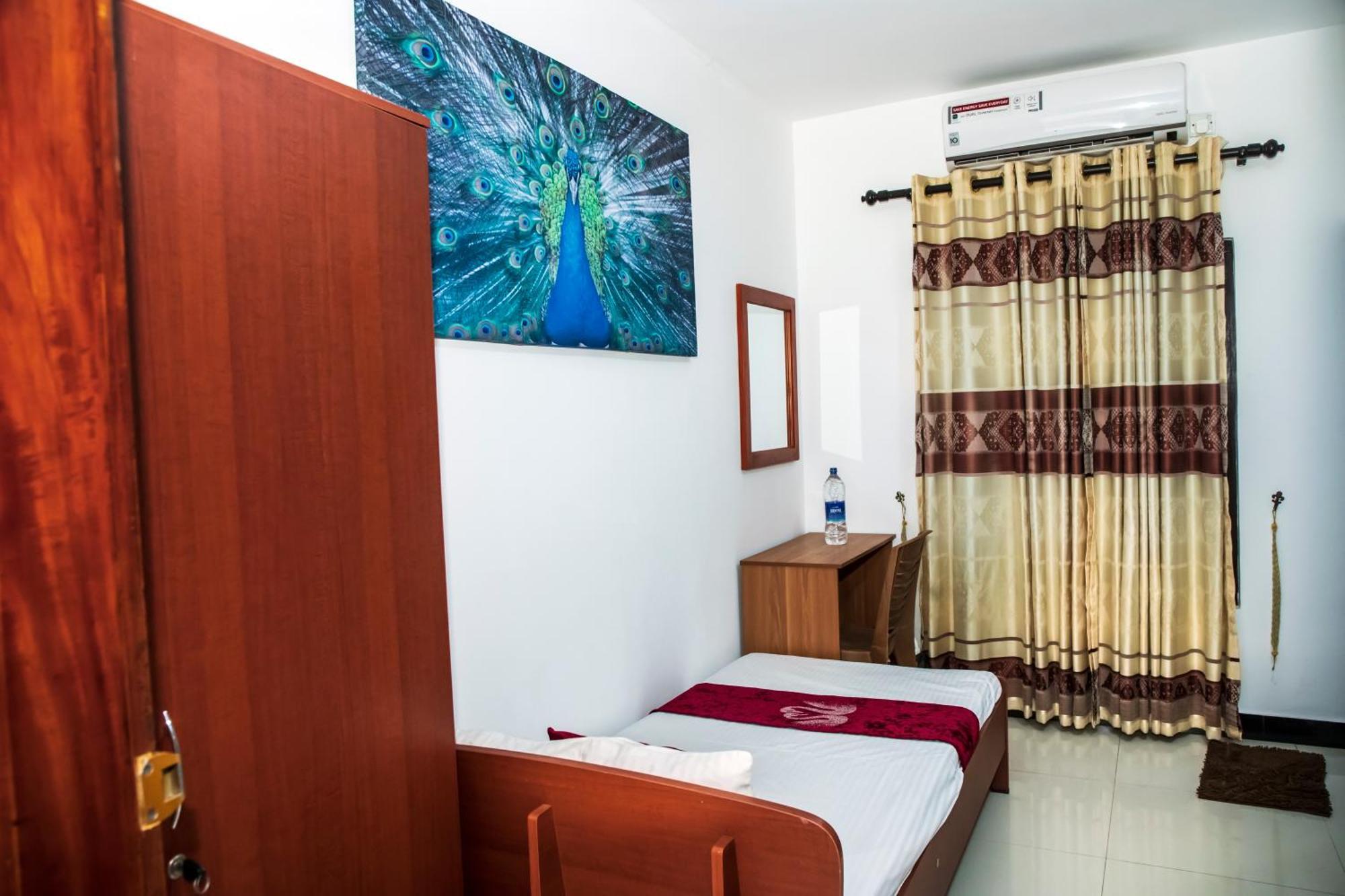 Golden Star Guest House Джафна Экстерьер фото