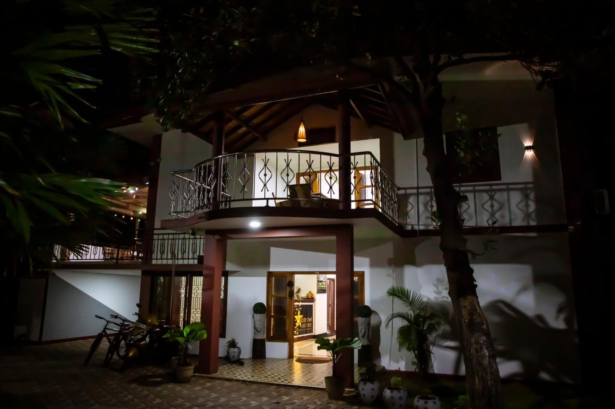 Golden Star Guest House Джафна Экстерьер фото
