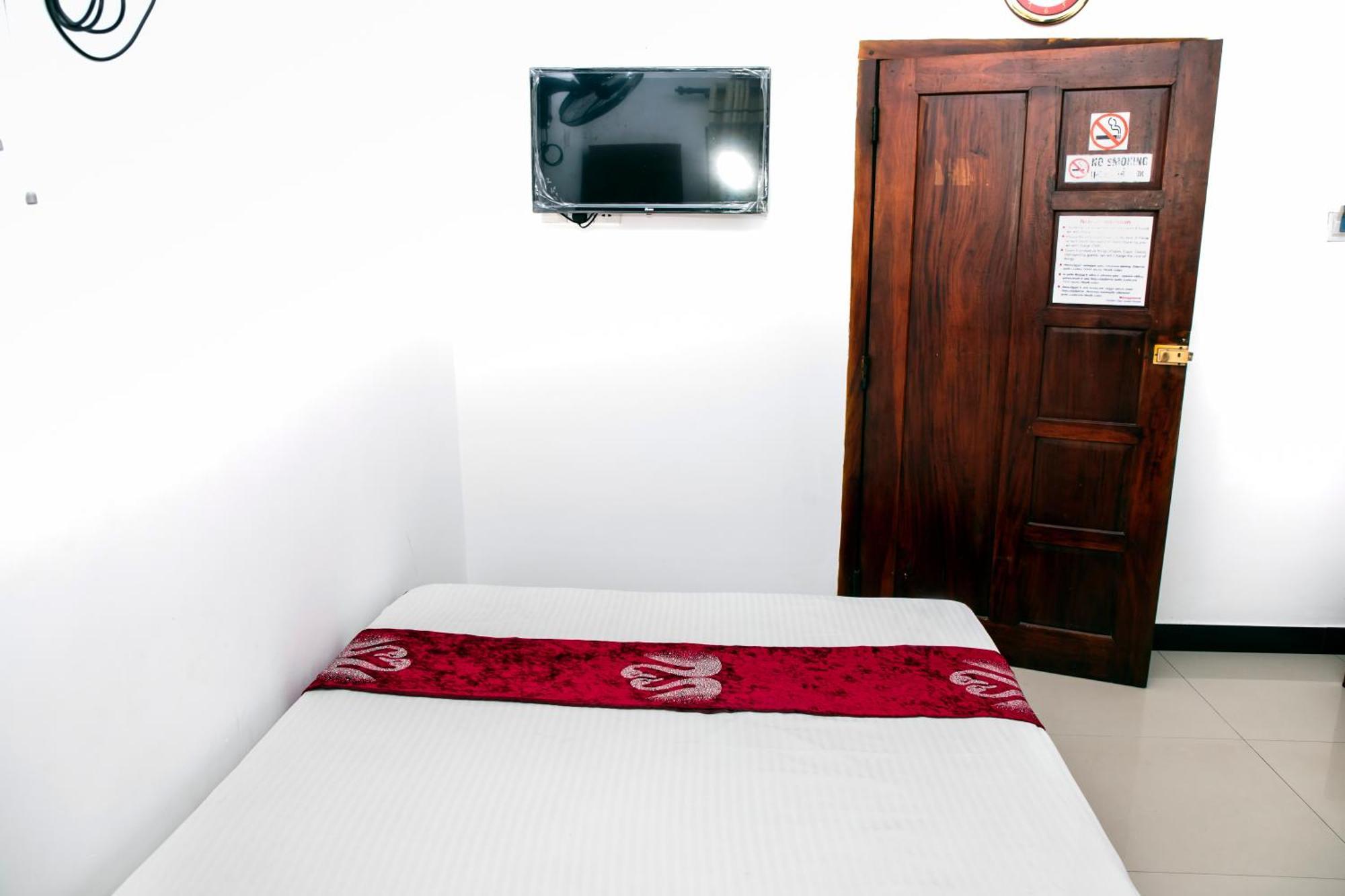 Golden Star Guest House Джафна Экстерьер фото